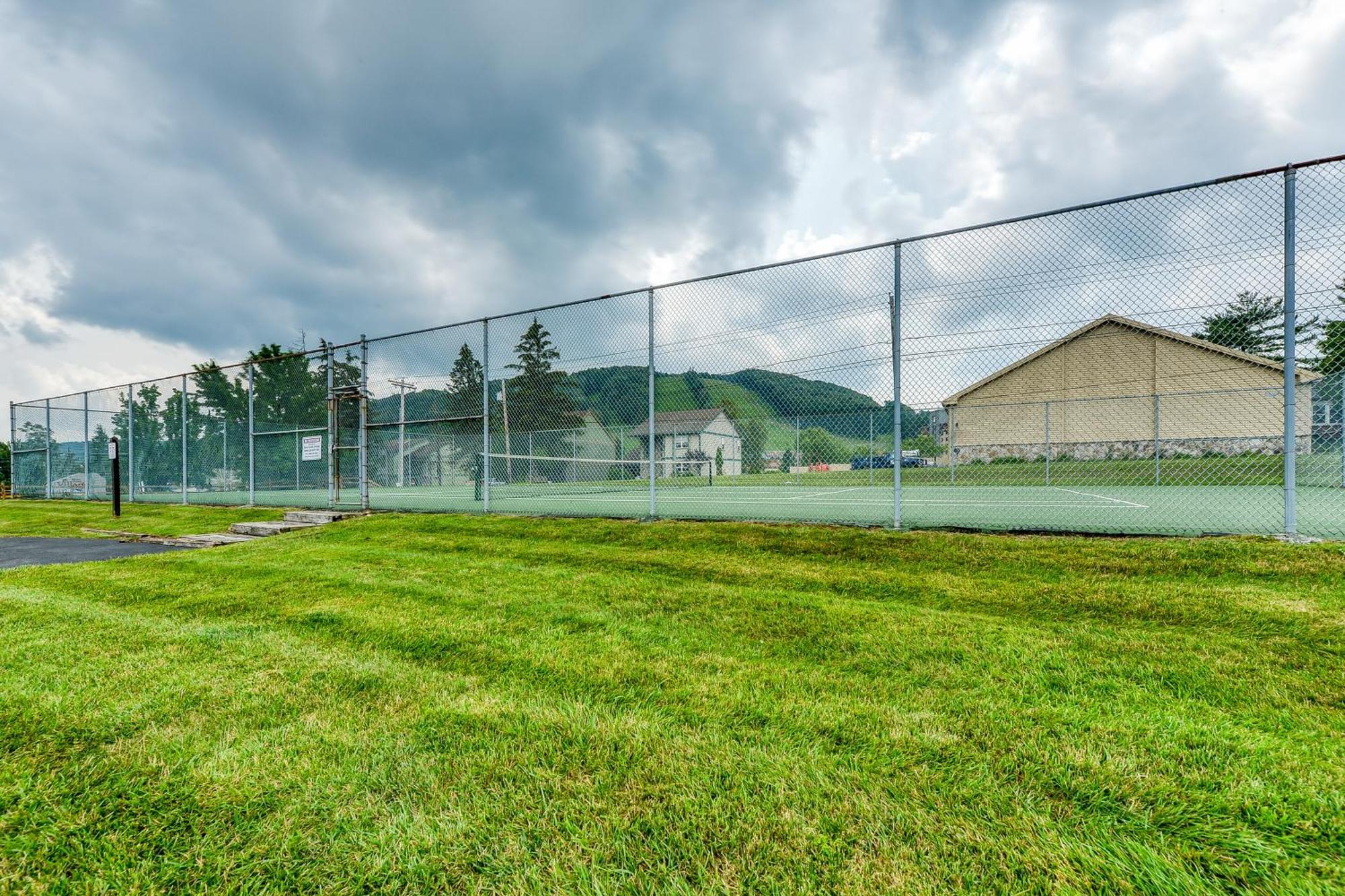 Deep Creek Village McHenry Rum bild